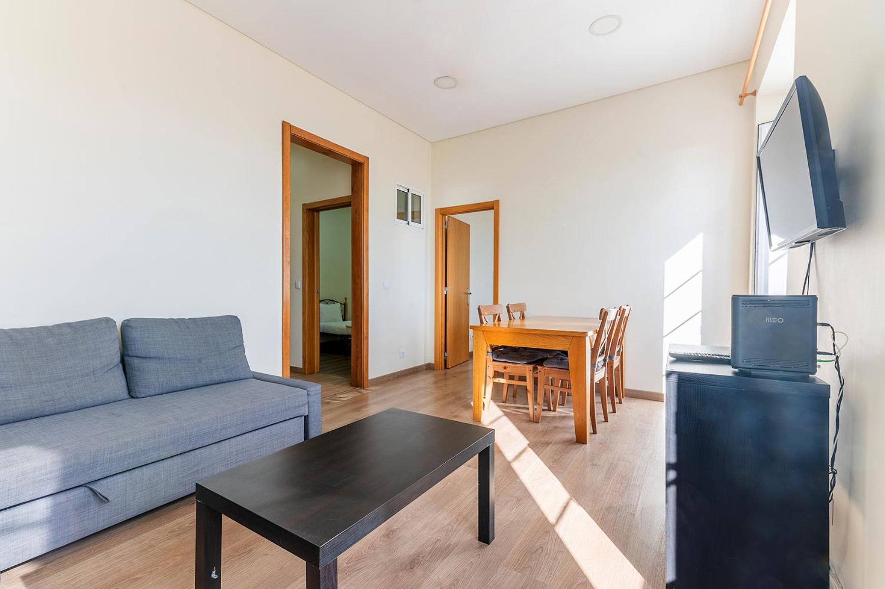 Very Sunny With Large Balcony 3rd Floor Lisbon